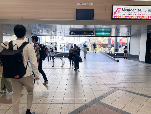 阪急高槻市駅７番出口